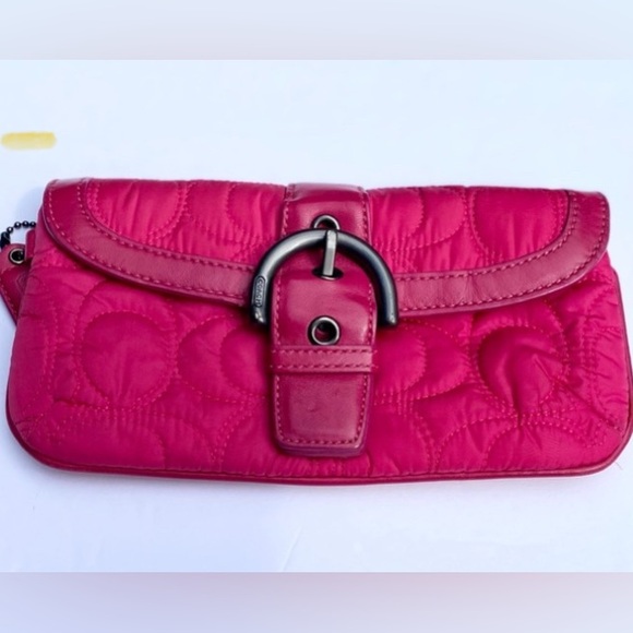 Coach Handbags - Coach Soho pink quilted signature clutch